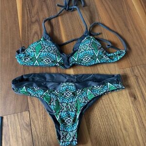 Chic Geometric Bikini Set in Blue and Green